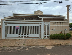 Casa para locação 160m² com 3 quartos em DRACENA-SP