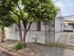 Casa para locação 160m² com 4 quartos em Dracena-SP