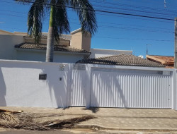 Casa para locação 200m² com 3 quartos em Dracena-SP