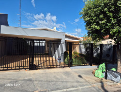 Casa para locação 200m² com 3 quartos em Dracena-SP