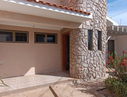 Casa para locação 250m² com 3 quartos em Dracena/SP-SP