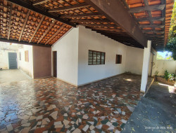 Casa para locação 250m² com 4 quartos em Dracena-SP