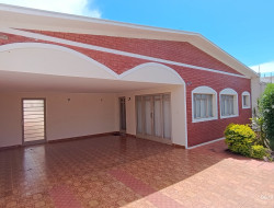 Casa para venda 200m² com 3 quartos em Dracena-SP