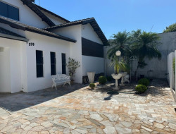 Casa para venda 480m² com 6 quartos em IRAPURU-SP