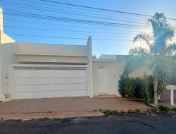 Casa para venda-locação 150m² com 3 quartos em Dracena-SP