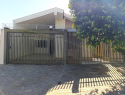 Casa para venda-locação 200m² com 3 quartos em DRACENA-SP